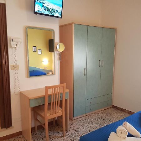 Hotel Villa Ersilia Rimini B&B Bagian luar foto