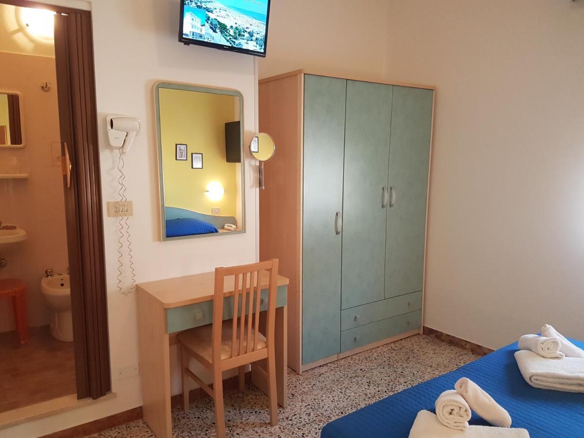 Hotel Villa Ersilia Rimini B&B Bagian luar foto