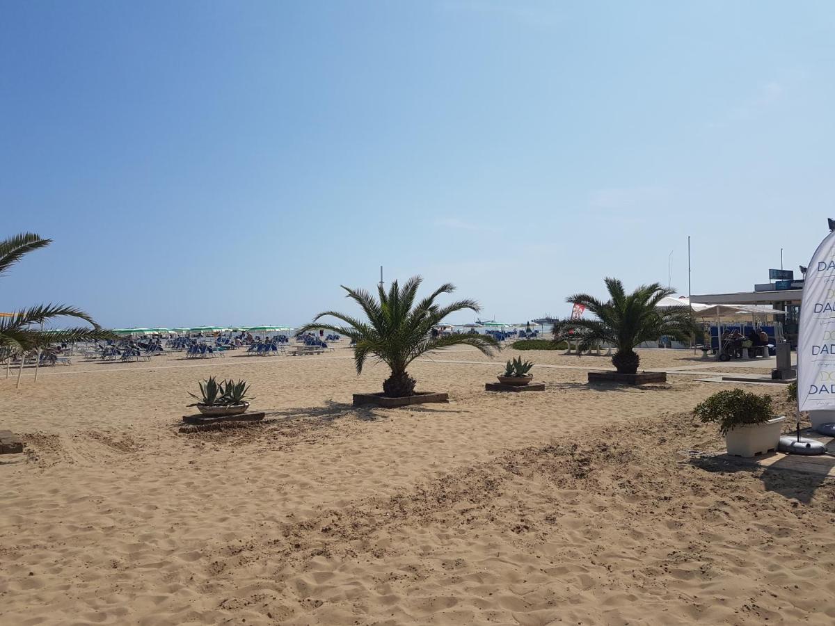 Hotel Villa Ersilia Rimini B&B Bagian luar foto