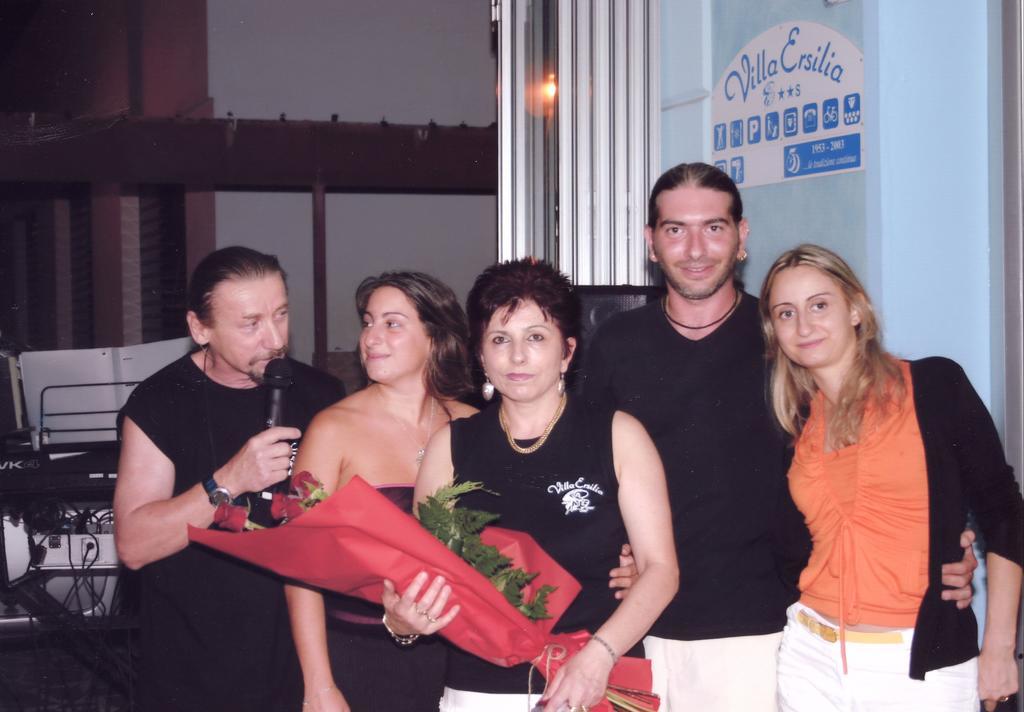 Hotel Villa Ersilia Rimini B&B Bagian luar foto