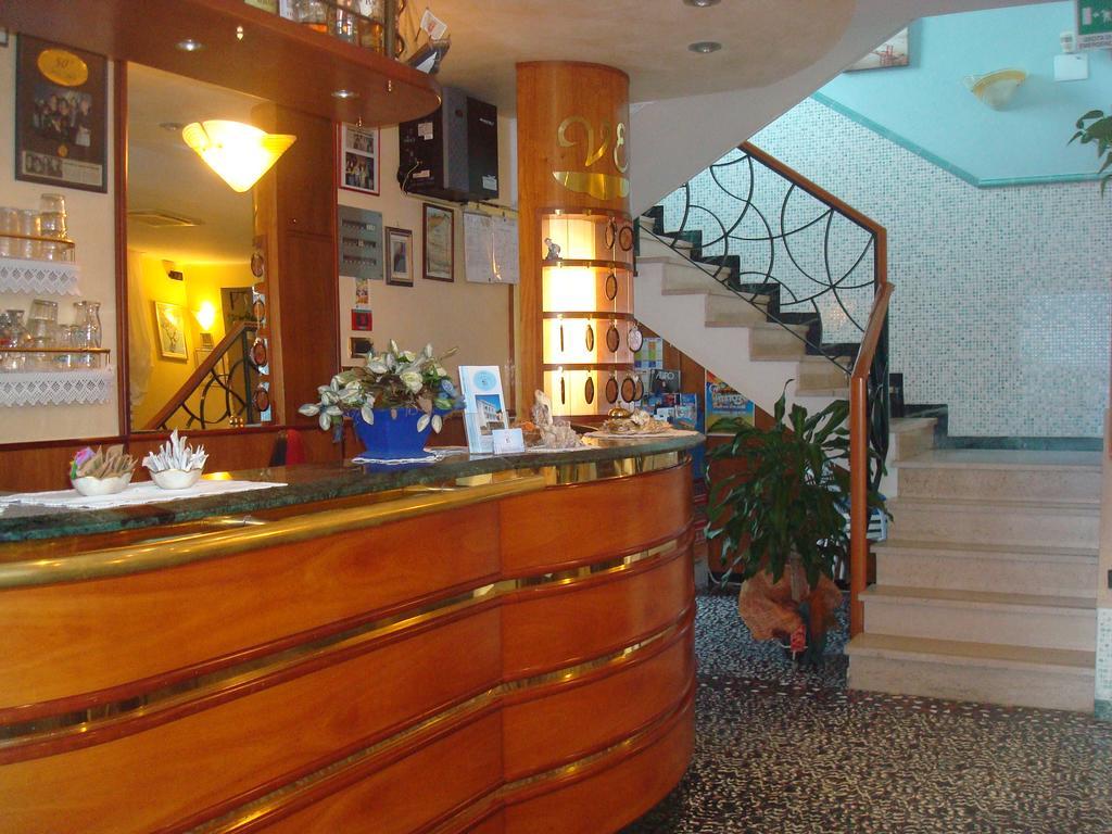 Hotel Villa Ersilia Rimini B&B Bagian luar foto