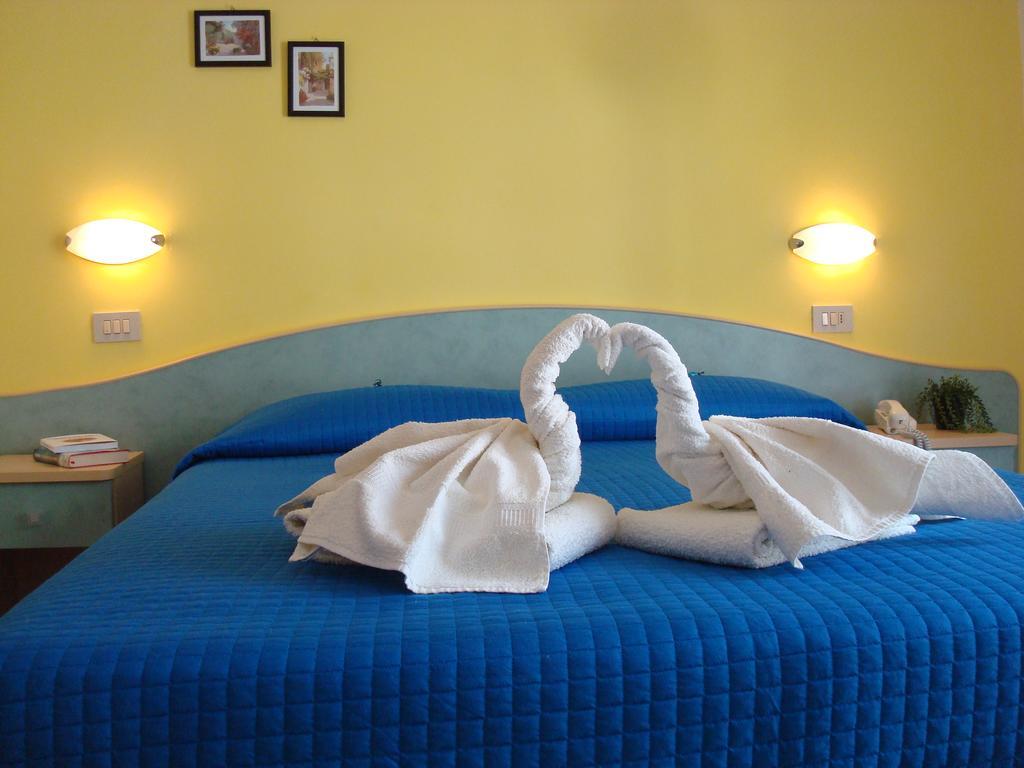Hotel Villa Ersilia Rimini B&B Bagian luar foto