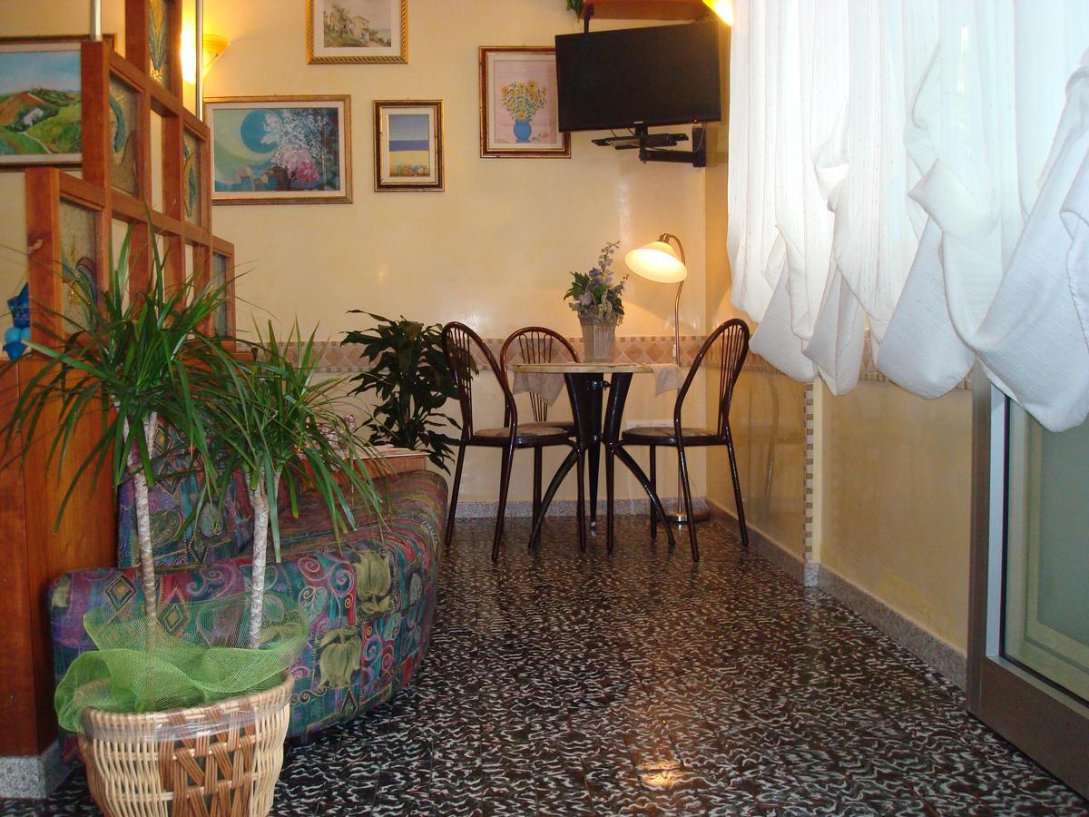 Hotel Villa Ersilia Rimini B&B Bagian luar foto