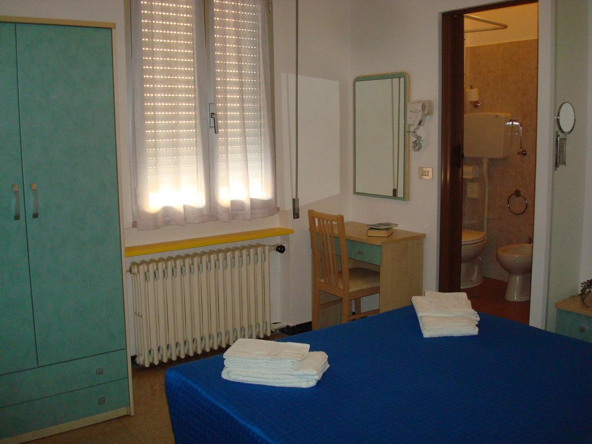 Hotel Villa Ersilia Rimini B&B Bagian luar foto