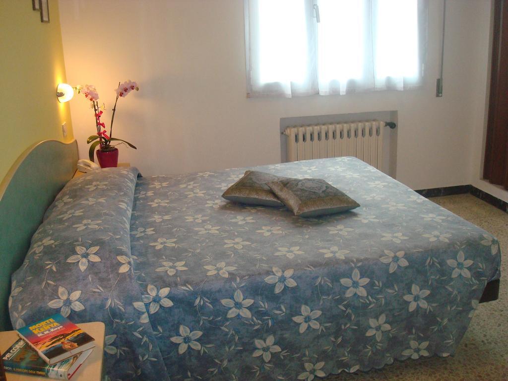 Hotel Villa Ersilia Rimini B&B Bagian luar foto